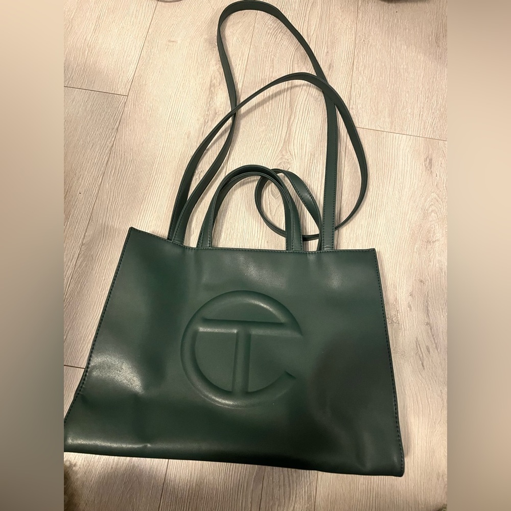 Telfar Médium Olive Green bag
